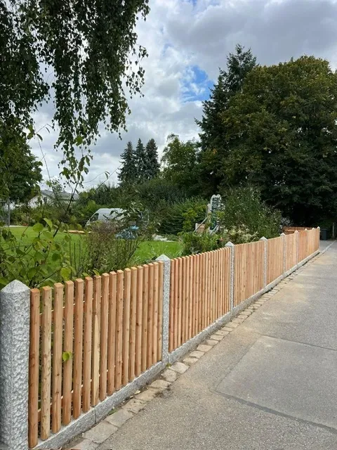 Holzzaun in Mönchengladbach - fachgerechte Ausführung vor Ort